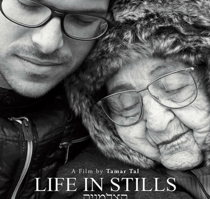 LIFE IN STILLS, LES EPREUVES D’UNE VIE (Documentaire)